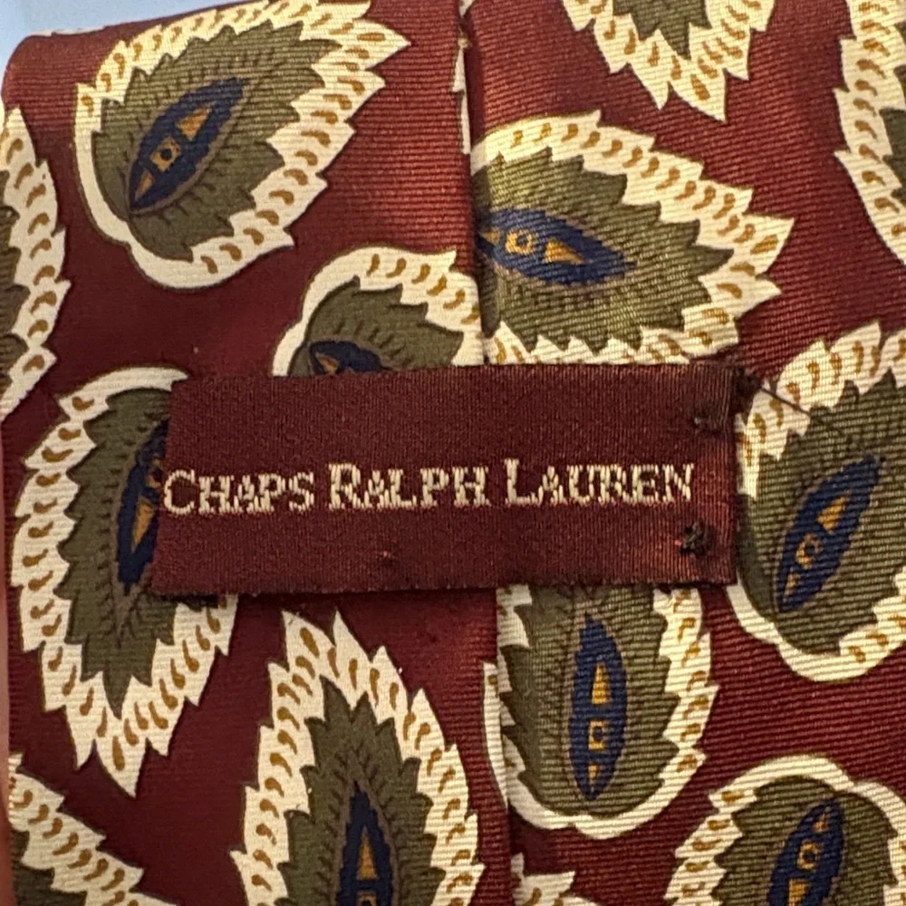 Chaps Ralph Lauren Vintage Maroon Feather Leaf Silk Made in USA Necktie Tie
